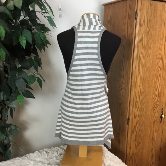 Rue 21 small sleeveless gray and white cardigan - Picture 9 of 9